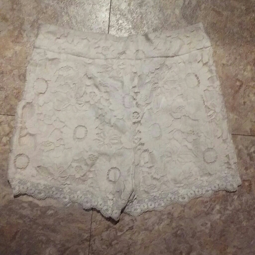 Max and Riley lace shorts - Picture 2 of 4